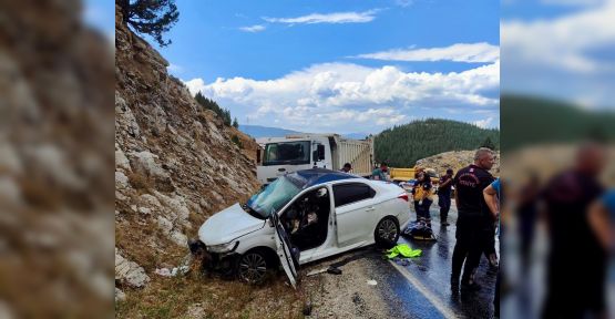 ZİNCİRLEME KAZA: 2 ÖLÜ 1 YARALI