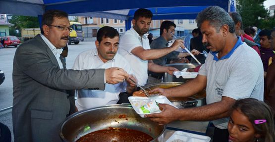 GÖKSUN BELEDİYESİ İFTAR ÇADIRI KURDU