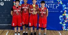 SANKO OKULLARINA BASKETBOLDA ÜÇ KUPA